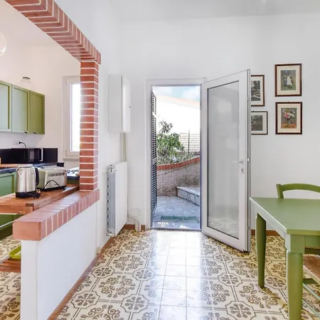 Stunning In With Kitchen Holiday home