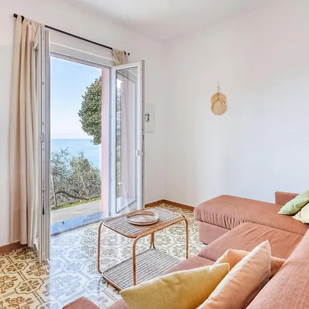 Stunning In With Kitchen Nyaraló Moneglia